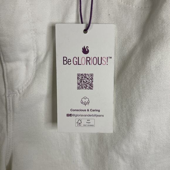 Gloria Vanderbilt NWT Women’s White Denim Jeans Size 12PS - Amanda Bootcut - Picture 3 of 7